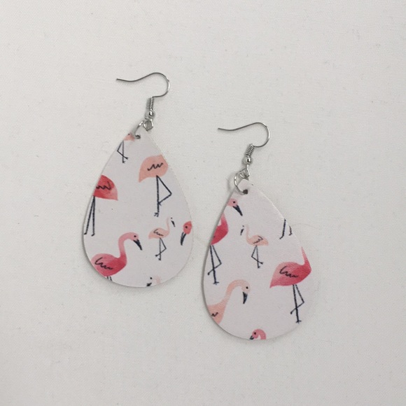 Jewelry - ONE MORE LEFT✨Flamingo earrings🦩